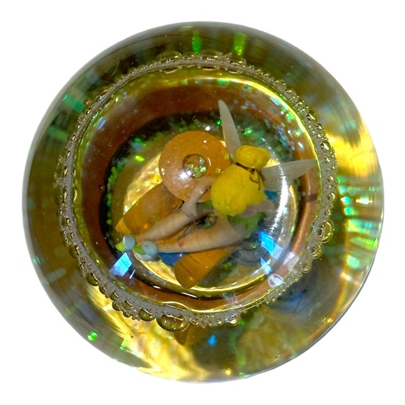 Disney Store Tinkerbell Sitting On Spools of Thread 3 1/2" Miniature Snow Globe - Picture 9 of 10